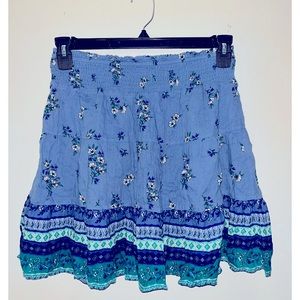 Old navy, blue floral skirt, short & flowy, Size M